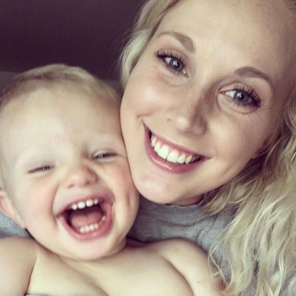 Meet your Posher, Danielle - Picture 1 of 1